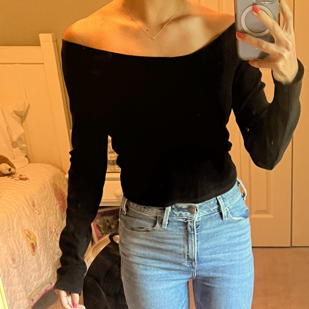 Brandy Melville black off the shoulder top